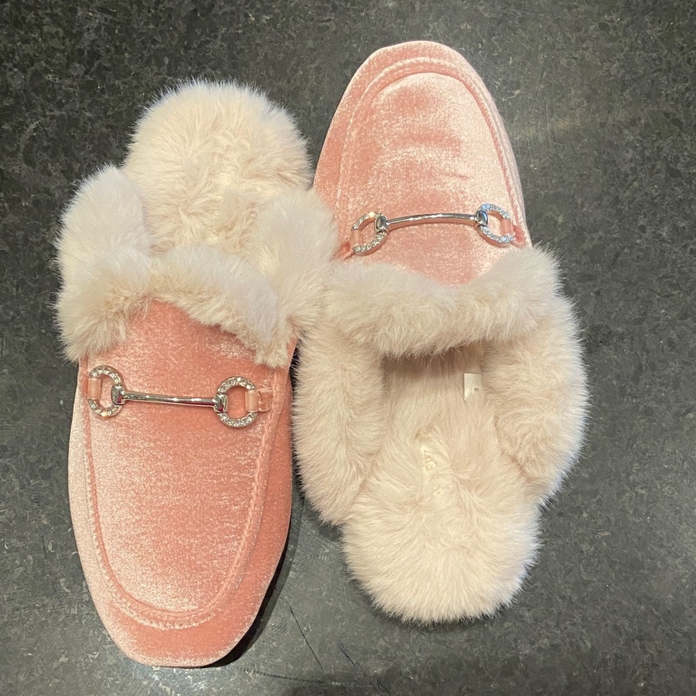 Elegant Pink Fur-Lined Loafers